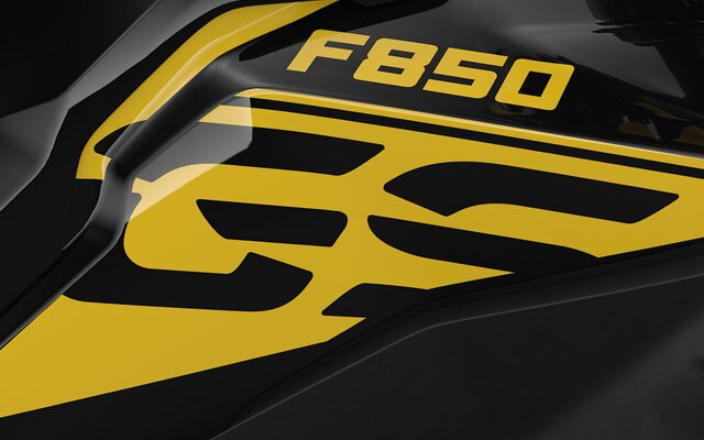 We see the black-yellow colour scheme in three-quarter view.
