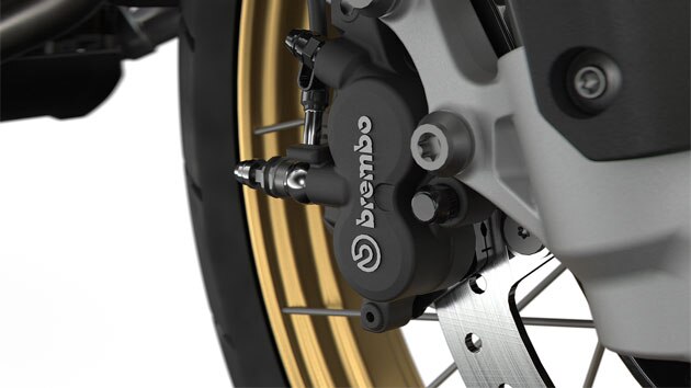 We see the black Brembo brake system.