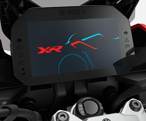 Nous voyons l'écran couleur TFT de la F 900 XR.