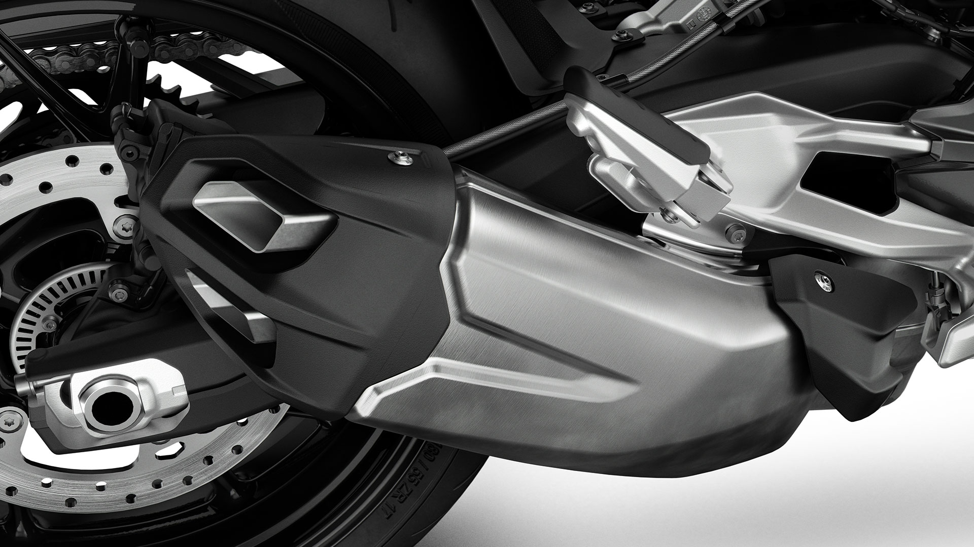 Le système d'échappement court renforce l'aspect dynamique de la F 900 R.
